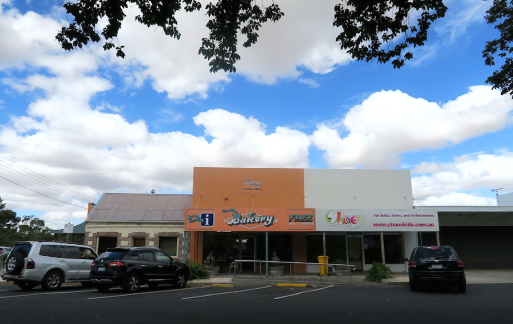 Melbourne to Adelaide drive, Keith Bakery, South Australia