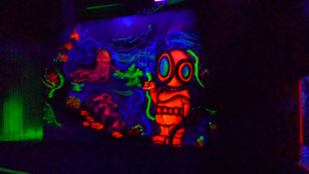 Docklands’ Glow Golf mini golf – is it a hole in one?