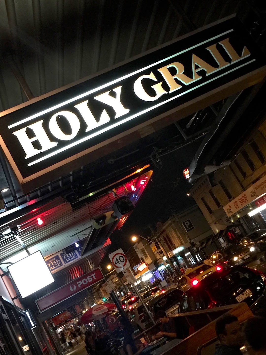 Chapel Street bars, Holy Grail, Chapel Street, Windsor hero