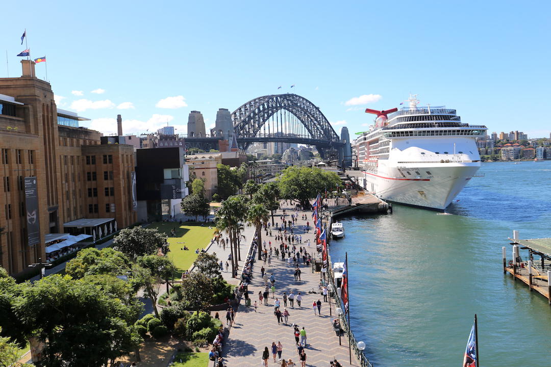 Winter in Sydney, Sydney Harbour Bridge, Circular Quay, Sydney