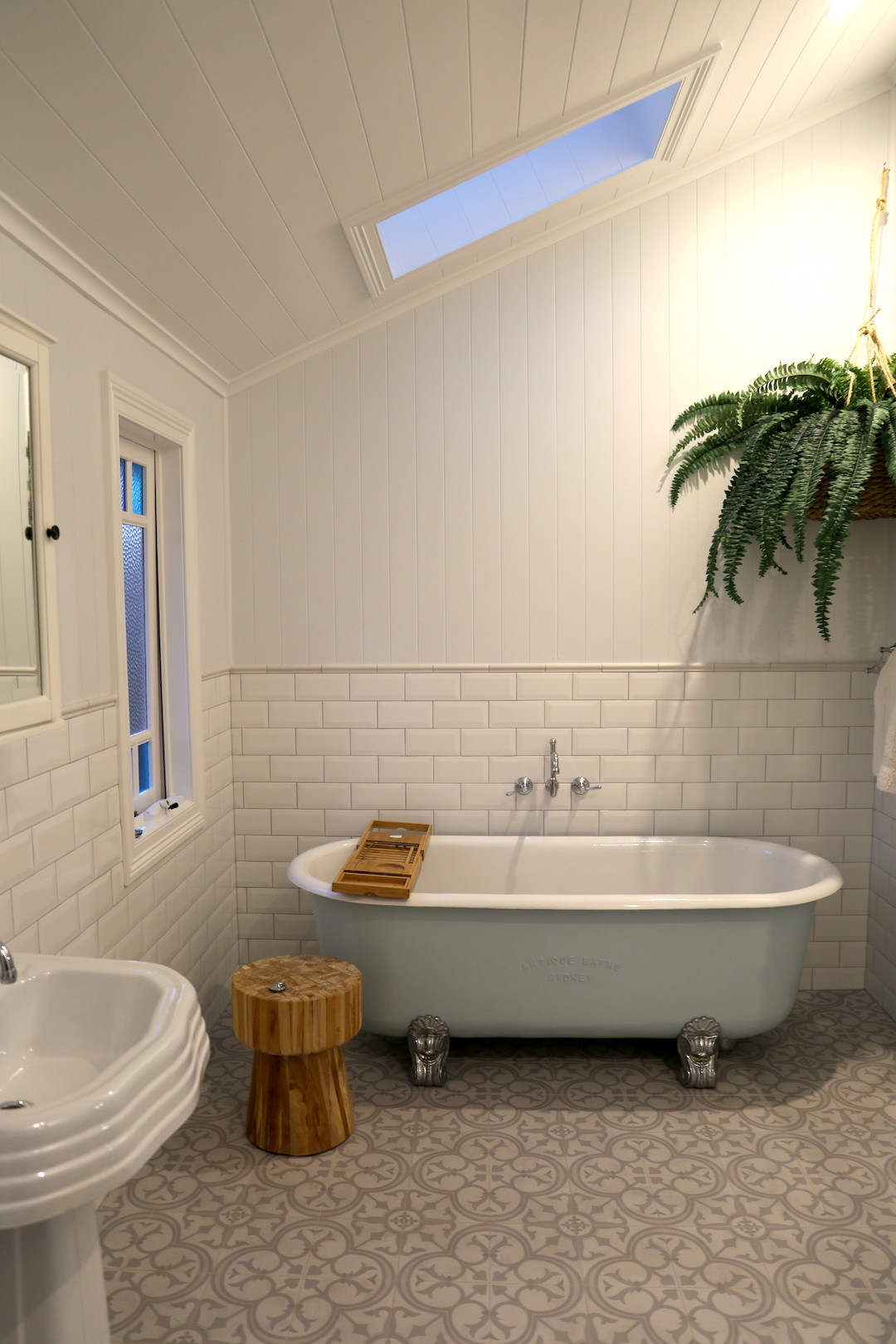 Bathroom, Wynola, Boomerang Beach holiday house accommodation, Pacific Palms, Mid North Coast NSW